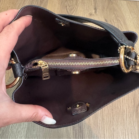 Coach Small Town Bucket Bag Black Pebbled Leather Gold Hardware Shoulder Bag - Picture 9 of 12